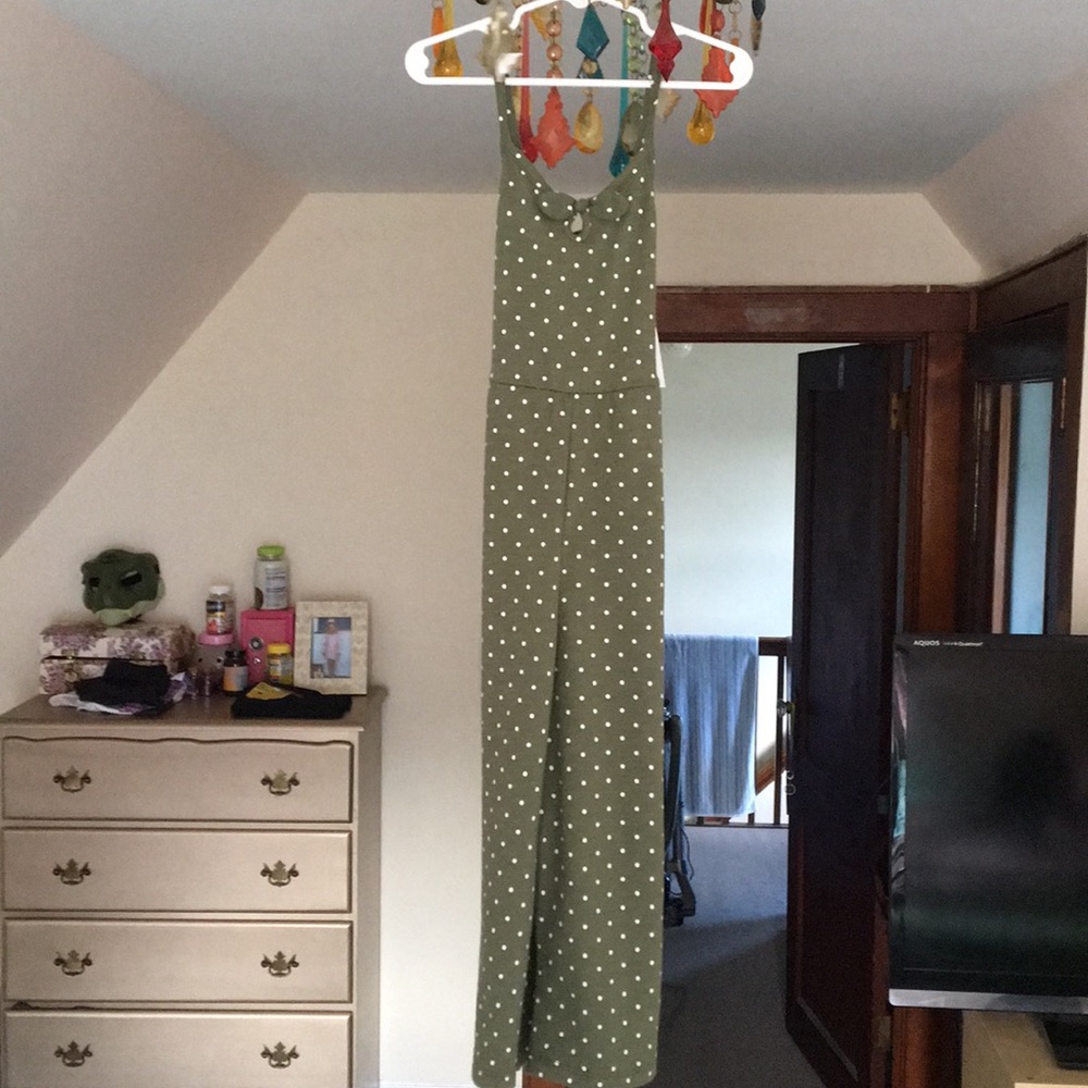 NWT🌿 Olive/ Polka dot Wide leg Romper!🌿